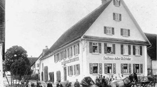 Der Adler war lange Zeit der Mittelpunkt des Lebens in Holzelfingen: Ursprünglich war in seinem Keller eine Brauerei geplant. FO