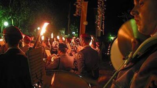 Fünf Märsche nach Wahl und die Nationalhymne zum Schluss: Letztes Feierliches Gelöbnis in Münsingen. FOTO: FINK