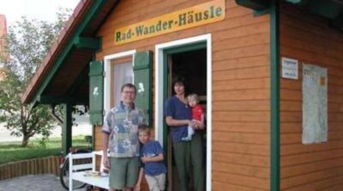 Familie Broleen fühlte sich in dem Rad-Wander-Häusle sofort zuhause. FOTO: CON