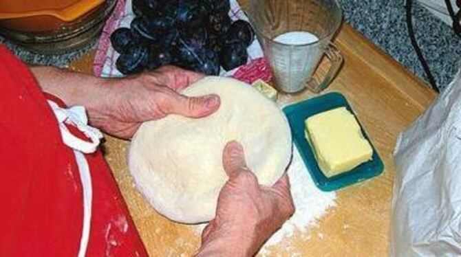 Selbst gebacken schmeckts immer noch am besten. Doch woher die Zutaten nehmen, wenn man in der Kernstadt lebt?  FOTO: SOL