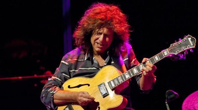 Pat Metheny macht nach wie vor Musik. Foto: Balazs Mohai/Archiv