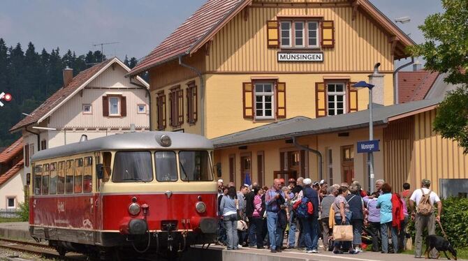 Mit dem Reisegefühl der 60er-Jahre über die Alb. FOTO: PR