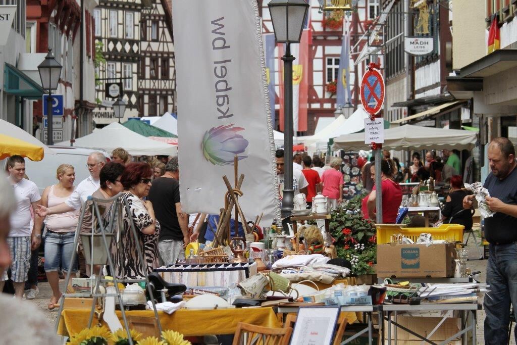 Antiquitäten- und Sammlermarkt Bad Urach 2014