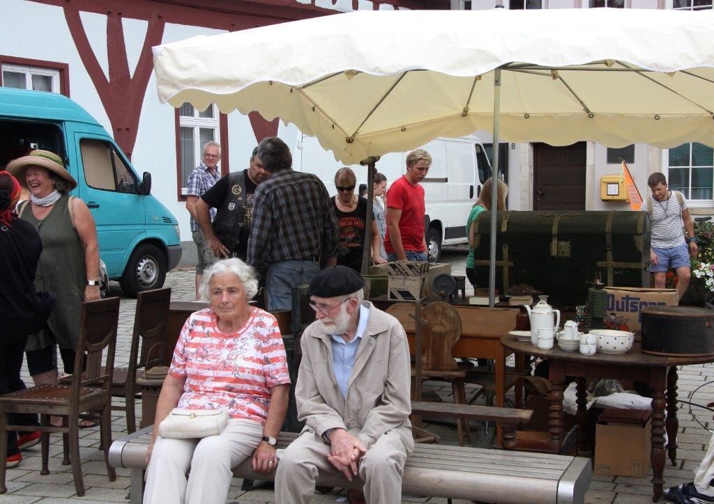 Antiquitäten- und Sammlermarkt Bad Urach 2014