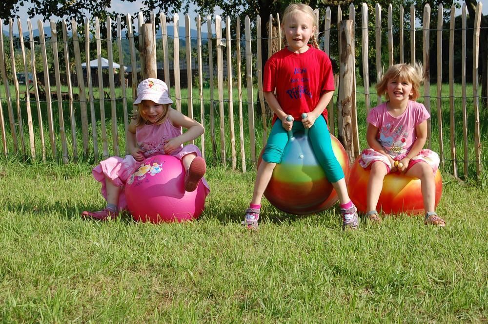 Kindergarten Jettenburg Helferfest auf der Spielwiese