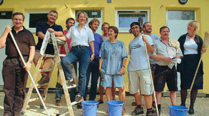 Eine tolle Truppe, die beim Umbau des Listhofes mit angepackt hat.  FOTO: TRINKHAUS