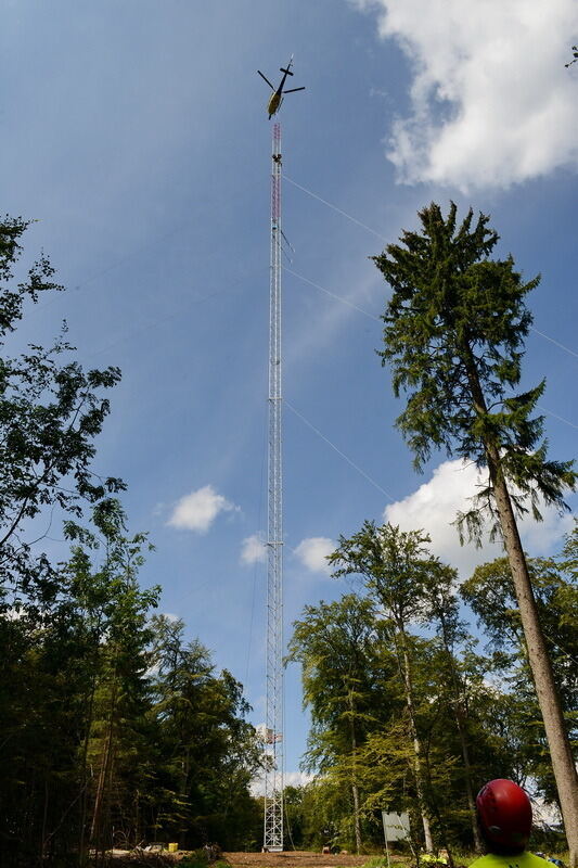 Aufbau Windmessmast auf dem Hochfleck