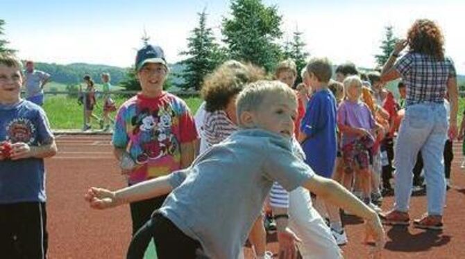 Bewegung ist insbesondere für Kinder wichtig und macht ihnen Spaß, wie hier beim Schulsportfest vergangenes Jahr in Undingen. Do