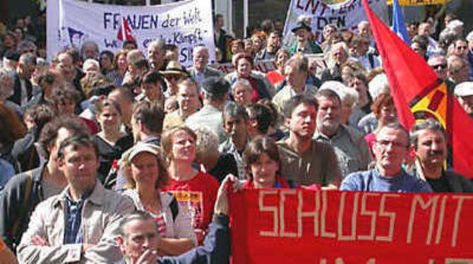 Während in Tübingen gegen Sozialabbau demonstriert wurde, saß man in vielen Kreisgemeinden wie hier in Belsen im Grünen, um den