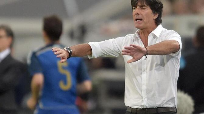 Bundestrainer Joachim Löw muss umstellen. Foto: Federico Gambarini