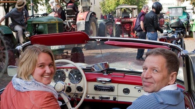 Verstärkung von der Alb: Walter Lang fuhr zusammen mit seiner Tochter Jennifer im Mercedes-Benz 190SL, Baujahr 1959, bei der Wan