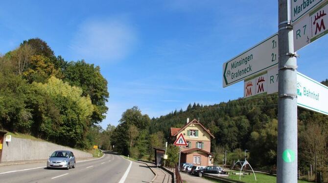 Hier beginnt die Lücke im Radwegenetz: Von Marbach nach Münsingen geht es erst an der Straße entlang, dann über den Berg bei Gra