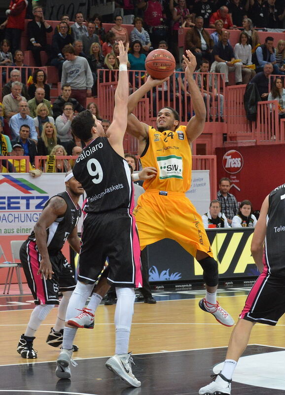 Walter Tigers Tübingen - Telekom Baskets Bonn 77:83