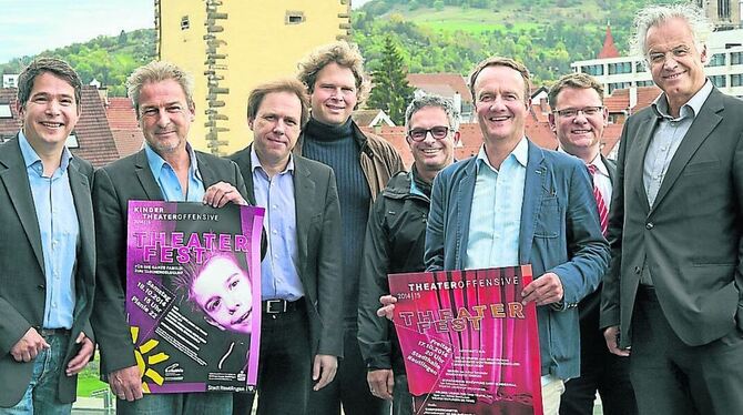 Geballte Theateroffensive (von links): Andreas Vogt (Kulturamt), Stefan Hallmayer (Theater Lindenhof), Axel Krauße (Zimmertheate