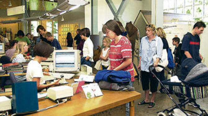 Trotz Sparkurs: Die Reutlinger Stadtbibliothek ist beliebt - über die Stadt- und Generationsgrenzen hinaus. GEA-ARCHIVFOTO: PACH