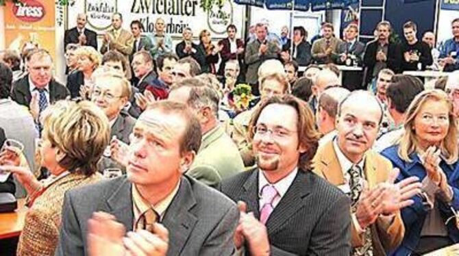 Zum Messestart optimistisch:  Dieter Schwenk und Thomas Gut von Pro Münsingen, das 145 Unternehmen vertritt.  GEA-FOTO: DEW