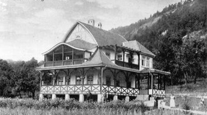 Die Staufenburg auf einer Postkarte aus dem Jahr 1926. Damals war dort ein Walderholungsheim untergebracht.  FOTO: PR