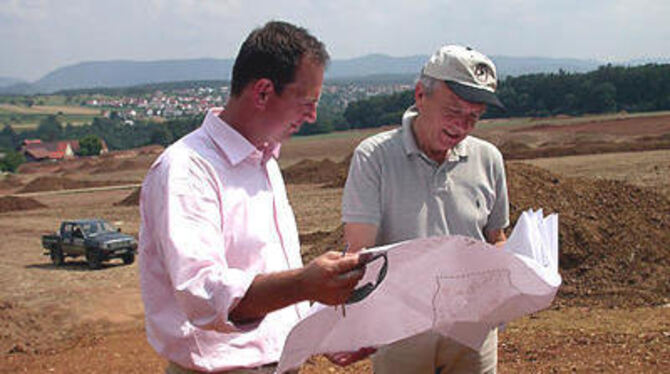 Wir bauen uns einen Golfplatz: Frank Hagen Spanka (links), Geschäftsführer des Golfclubs Hammetweil, und Architekt Reinhold Weis