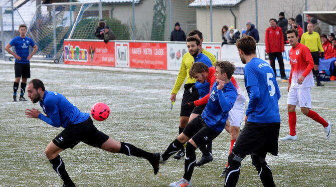 Das Duell zwischen dem VfL Pfullingen und der TSG Tübingen hat erneut Derby-Geschichte geschrieben. FOTO: NIETHAMMER