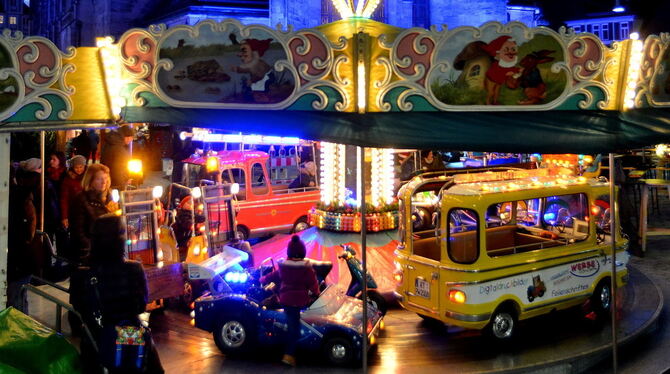 Kürzer als sonst: Heute Abend endet der Reutlinger Weihnachtsmarkt. Auch das Winterwetter drückte den Umsatz. FOTOS: NIETHAMMER