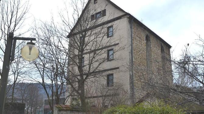 Kann es gelingen, einen »Solitär« wie die Pfullinger Klosterkirche so mit einer Fluchttreppe und einem Zusatzgebäude zu verbinde