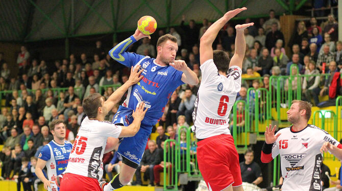 Steht beim VfL Pfullingen mit 47 Toren zu Buche: David Wittlinger (mit Ball).  FOTO: BAUR