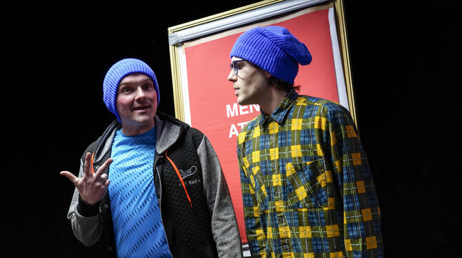 Andreas Laufer (links) und Henry Braun als Zwillingsbrüder.  FOTO: LTT/TOBIAS METZ