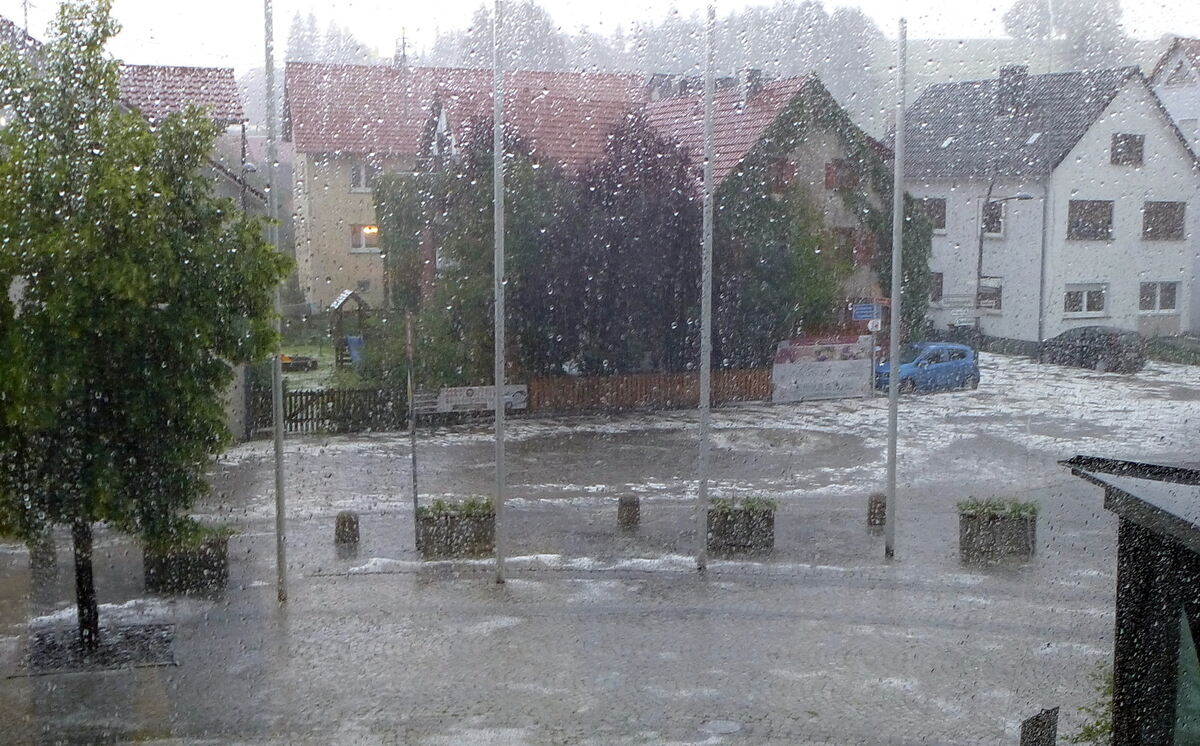 Das Unwetter tobt in Sonnenbühl-Undingen.