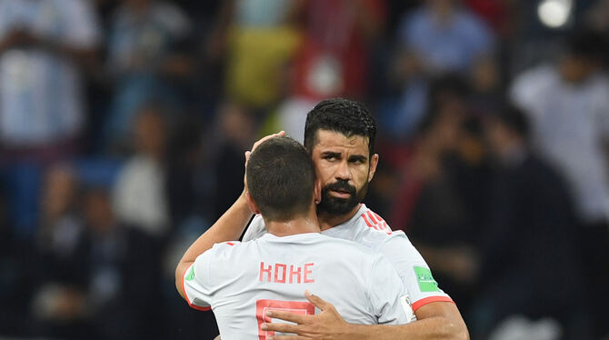 Schon drei WM-Tore: Diego Costa (rechts) ist der gefährlichste Spanier.  FOTO: DPA