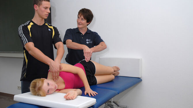60 Jahre Schule für Physiotherapie an der BG Klinik Tübingen: Mehr als 2 000 Absolventen hat sie bisher ausgebildet. FOTO: BG 60 Jahre Schule für Physiotherapie an der BG Klinik Tübingen: Mehr als 2 000 Absolventen hat sie bisher ausgebildet. FOTO: BG