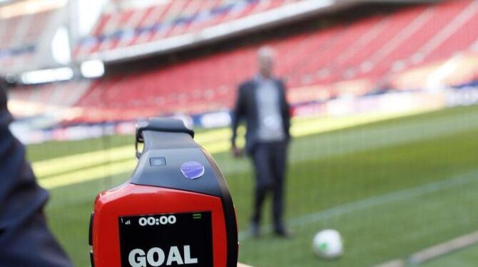 Die Bundesligisten setzen auf die Torlinientechnologie Hawk-Eye. Foto: Kimimasa Mayama