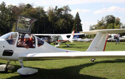 Das Fest der Flugsportvereinigung Übersberg lockte bei bestem Flugwetter viele Segelflieger an. Am Samstag gab es einen Festakt 