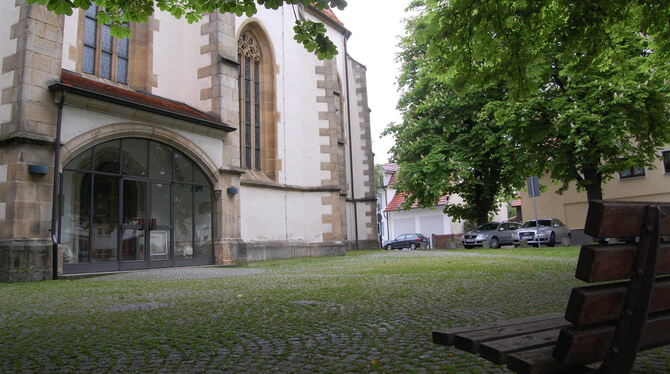 An der Metzinger Martinskirche verbleibt mit Albrecht Schäfer vorläufig nur noch ein Pfarrer im Amt.   FOTO: PFISTERER