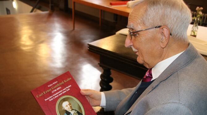 Walter Röhm und sein neuestes Buch über die Uracher Stadtgeschichte: "Carl Ernst Gottfried Kuhn – Deutscher Schulmeister und Mod