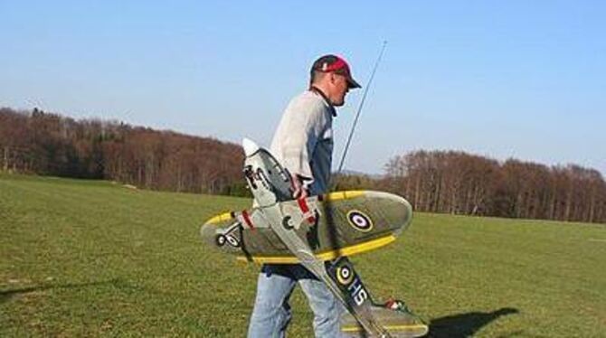 Am Boden bleiben müssen die Flugzeuge des St. Johanner Modellflugvereins nicht. Am Boden ist in Upfingen aber die Stimmung. Jetz