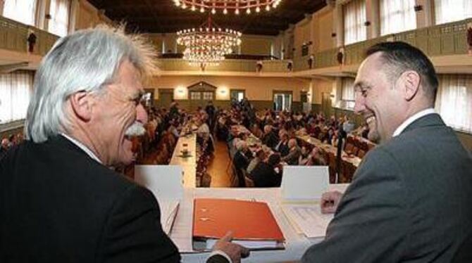 Optimistisch für die Zukunft: WRSV-Präsident Günter Riemer (rechts) mit einem seiner Vizepräsidenten, Gerd Krieg.  GEA-FOTO: REI