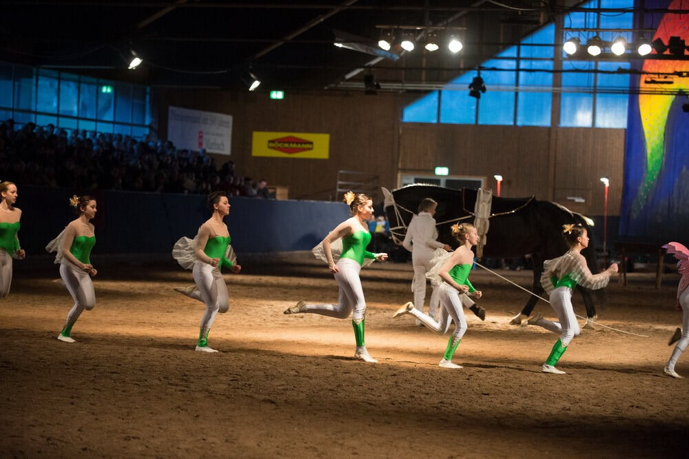 Marbach: Weihnachtsspiel mit Hufeisen