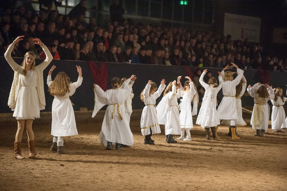 Marbach: Weihnachtsspiel mit Hufeisen