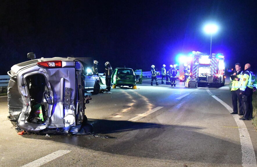 Schwerer Unfall Auf Der B27 Bei Bodelshausen - Videos - Reutlinger ...