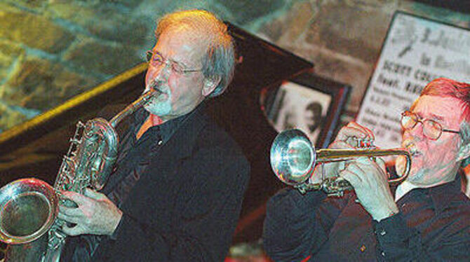 Frank Selten (l.) und Horst Schwarz von der Barrelhouse Jazzband. GEA-FOTO: KNAUER