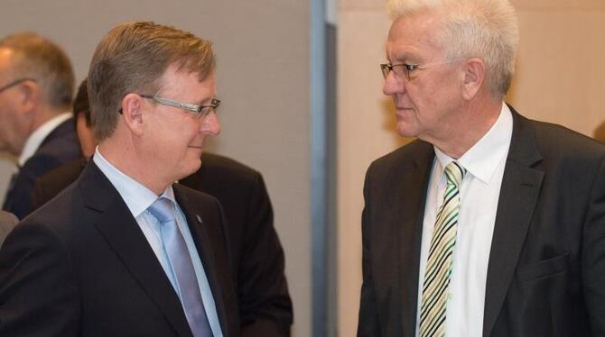 Thüringens neuer Ministerpräsident Bodo Ramelow (l.) ist für Winfried Kretschmann ein pragmatisch orientierter Mensch, mit de