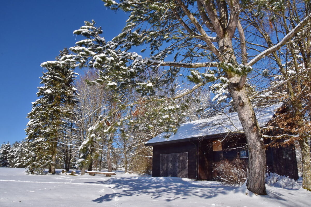 Undinger Festhütte im Winterschlaf