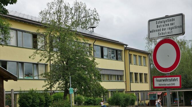 Analoge Freiheiten im Schulhof beim Spielen: Der Uhlandschule Wannweil stehen kräftige digitale Verbesserungen bevor. FOTO: LEIS