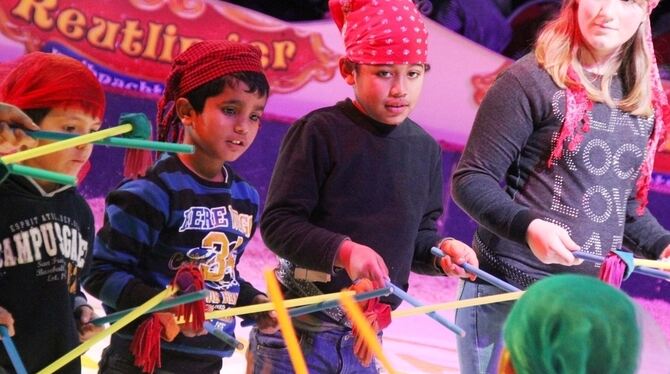 Geschicklichkeit war bei den Nachwuchsartisten gefragt, die am Reutlinger Kinderzirkus-Workshop teilnahmen. Bei der Aufführung v