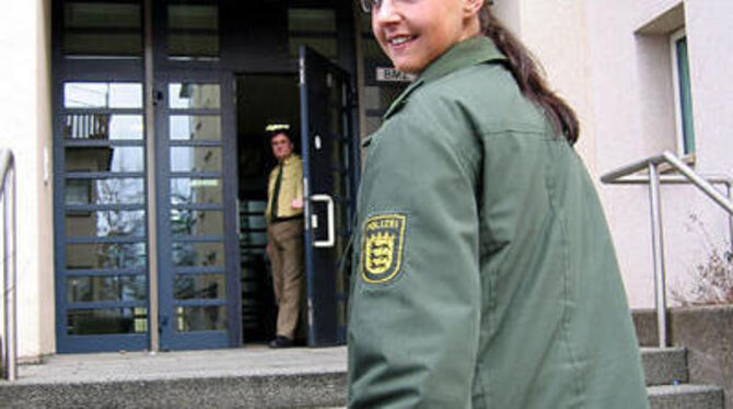 Trainiert auf alle Situationen: Carmen Scholze, seit elf Jahren bei der Polizei. GEA-FOTO: ZZ