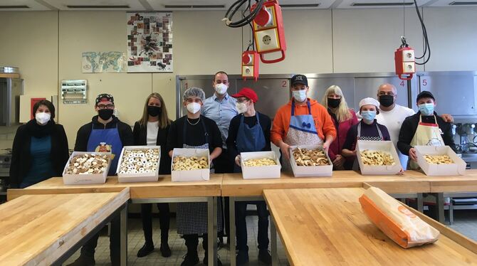 In der Kerschensteiner Schule wurde wie in den vergangenen Jahren reichlich gebacken.  FOTO: PRIVAT