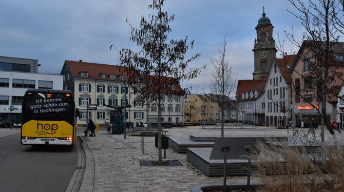 Der neu gestaltete Obertorplatz in Hechingen. FOTO: MEYER