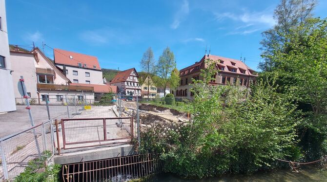 An dieser Stelle biegt der Dreiachtelkanal nach rechts ab, im Hintergrund ist das Amtsgericht zu sehen.  ARCHIVFOTOS: FINK