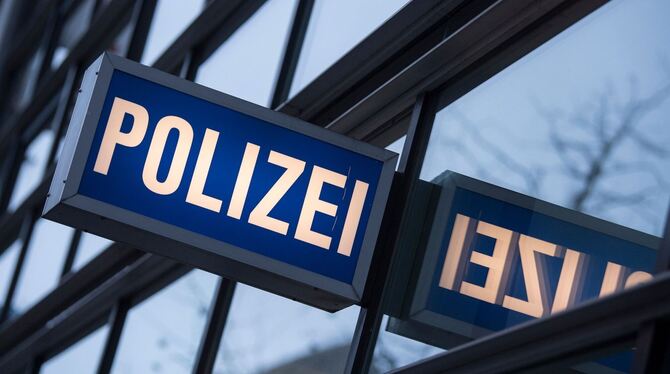 Schriftzug »Polizei«