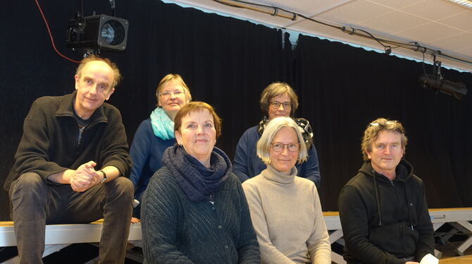 Der neue Vorstand des Theaterpädagogischen-Zentrums: Volker Schubert, Geschäftsführerin Monika Hunze, Sabine Altenburger (hinter